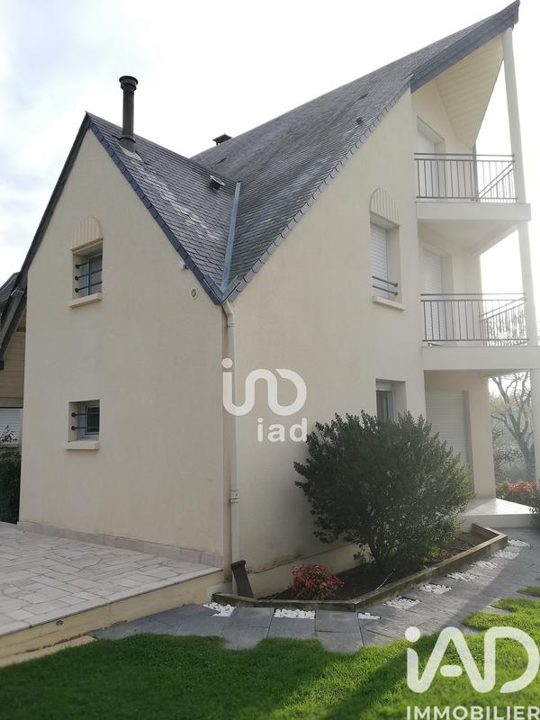 Maison - 225 m² - 8 pièces