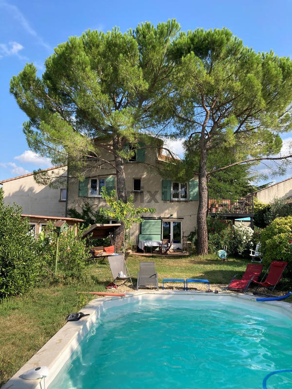 Propriété - 300 m² - 10 pièces