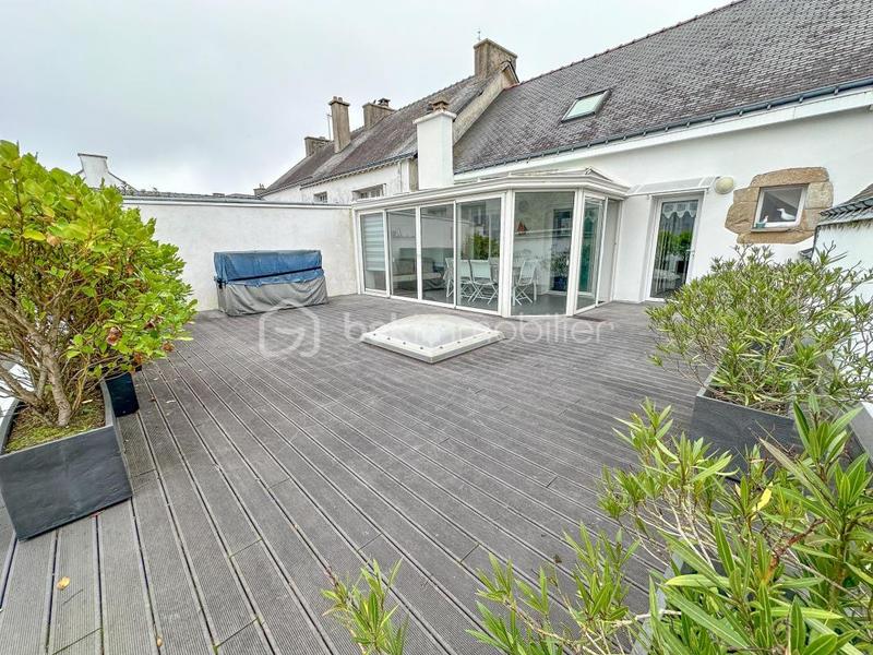 Maison - 181 m² - 6 pièces