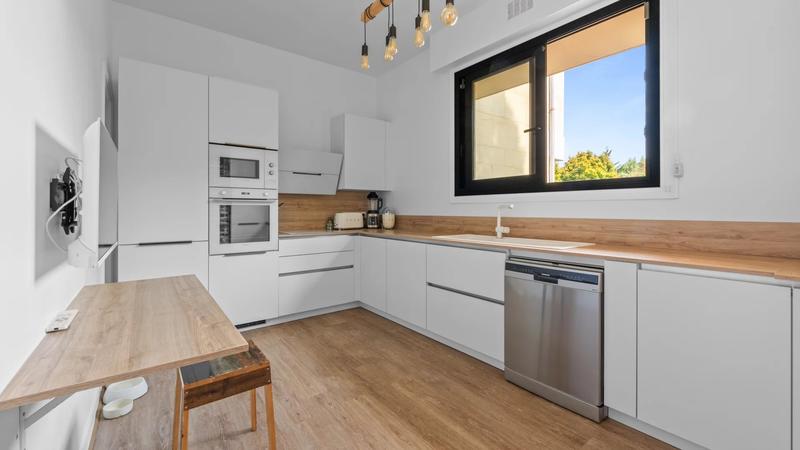 Maison - 165 m² - 6 pièces