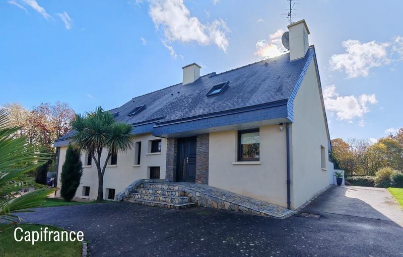 Maison - 230 m² - 8 pièces