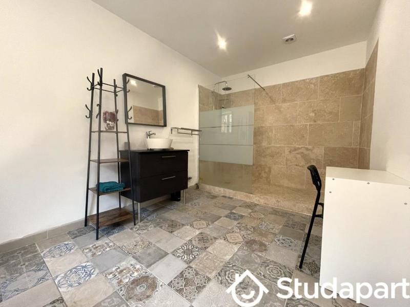 Chambre - 9 m² - 1 pièce