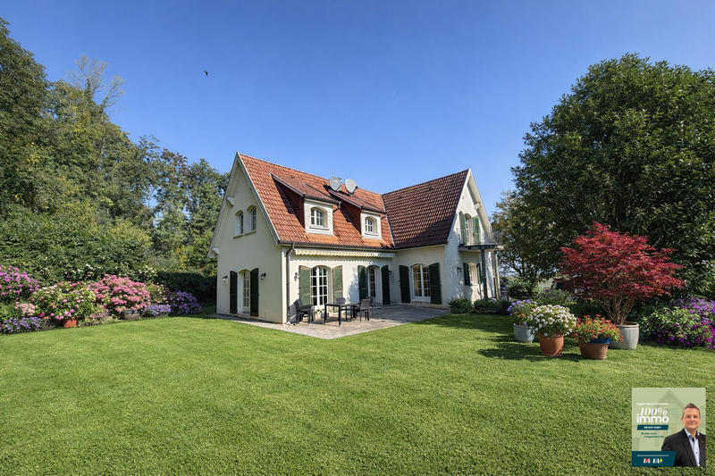 Maison - 211 m² - 8 pièces