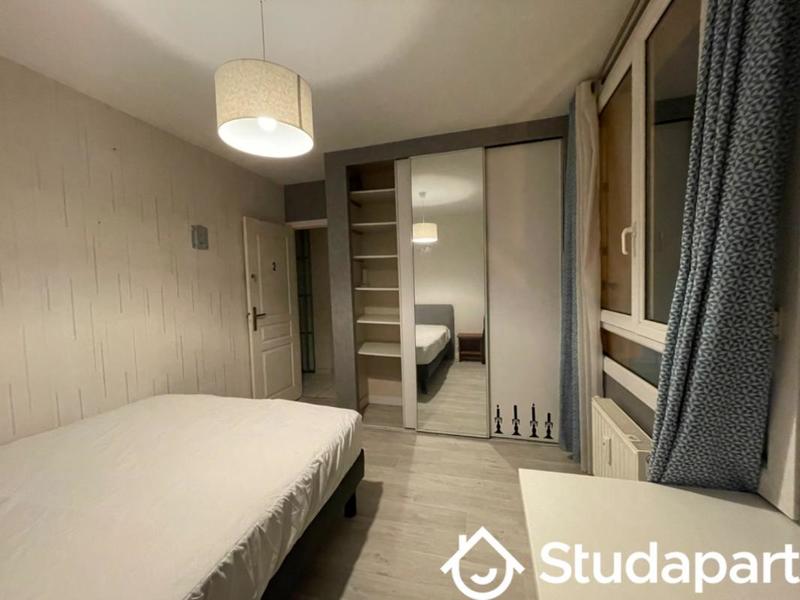 Appartement - 95 m² - 6 pièces