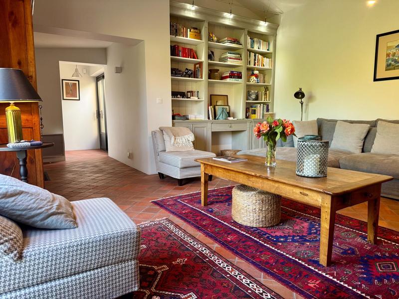 Local commercial - 270 m² - 6 pièces