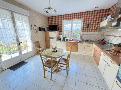 Maison traditionnelle - 203 m² - 7 pièces