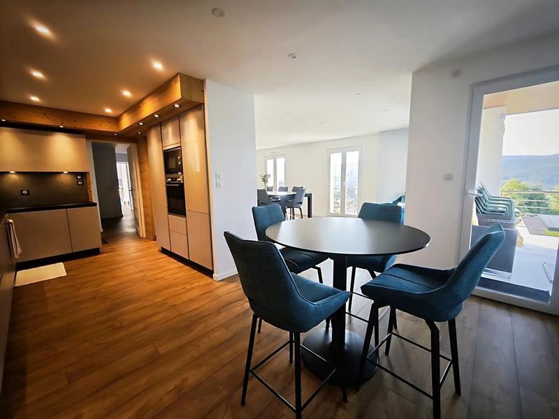 Maison - 254 m² - 10 pièces