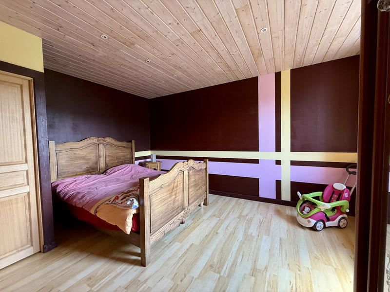 Maison - 332 m² - 9 pièces