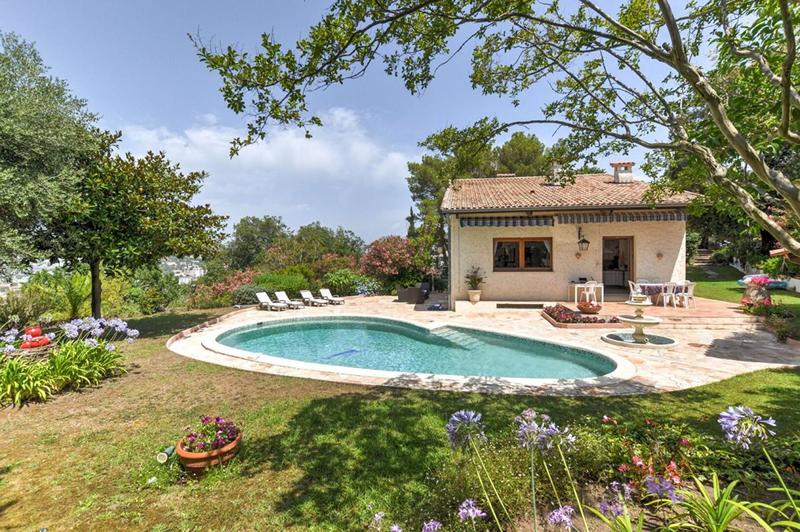 Villa - 245 m² - 7 pièces
