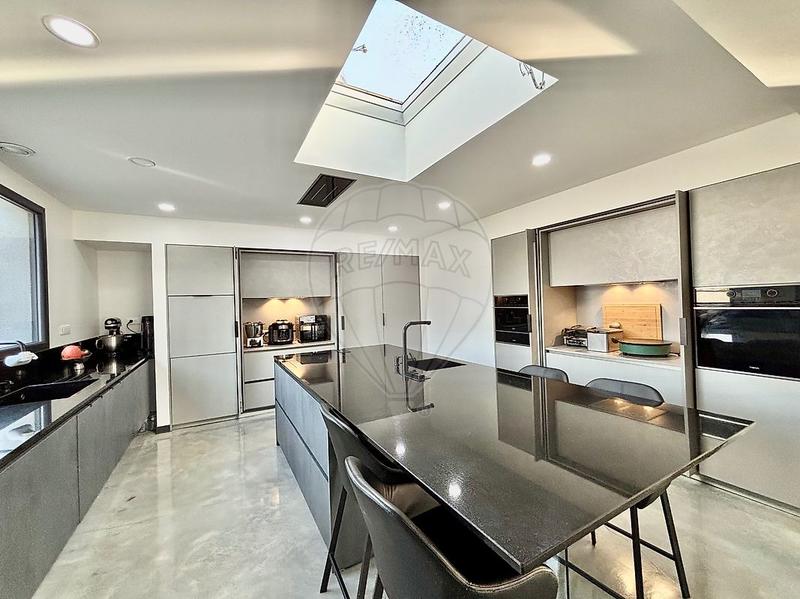 Maison - 262 m² - 6 pièces