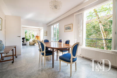 Maison - 183 m² - 9 pièces