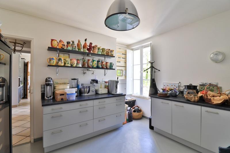 Maison - 281 m² - 11 pièces