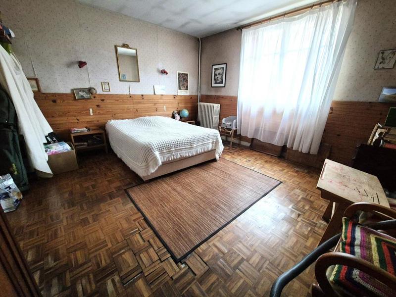 Maison - 256 m² - 8 pièces