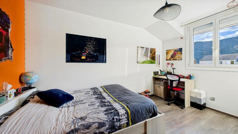 Appartement - 125 m² - 6 pièces