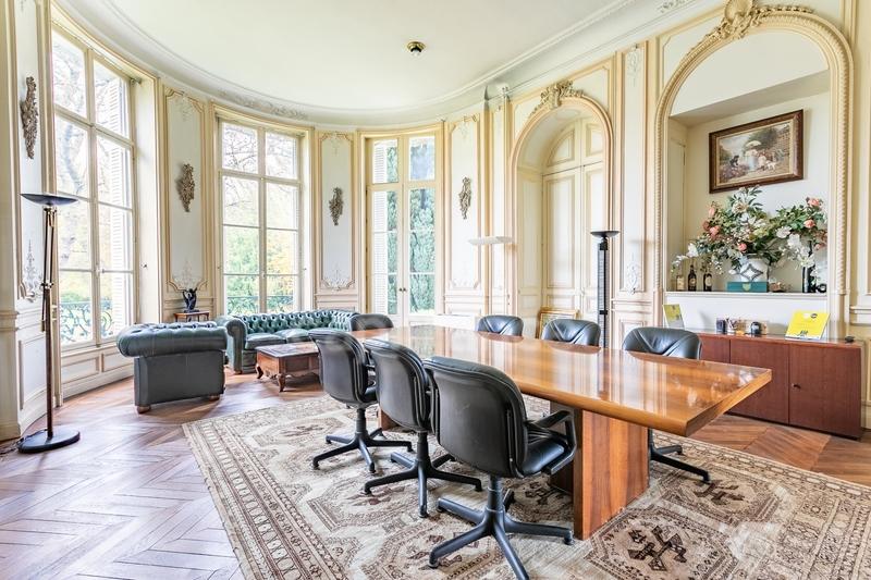 Château - 736 m² - 30 pièces