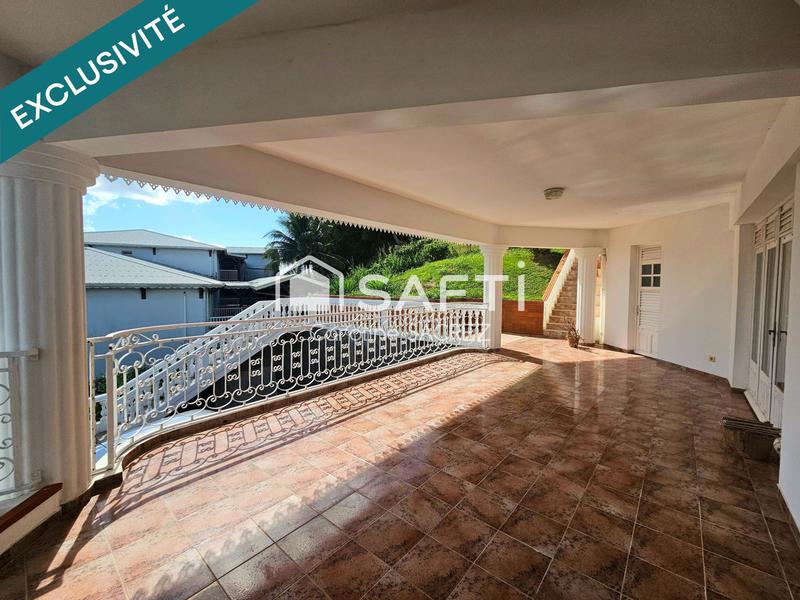 Maison - 207 m² - 7 pièces