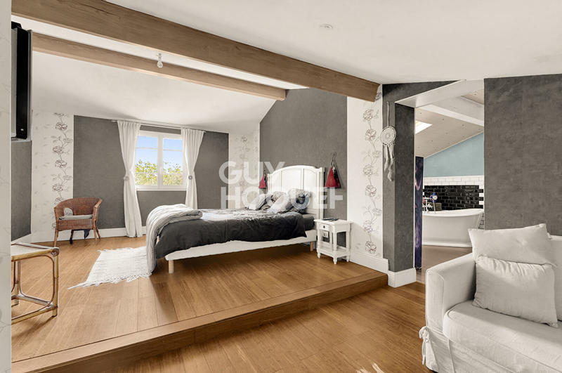 Maison - 180 m² - 7 pièces