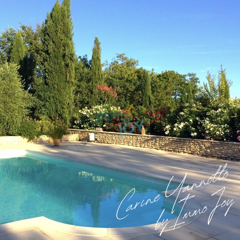 Maison - 240 m² - 8 pièces