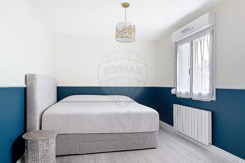 Maison - 220 m² - 7 pièces