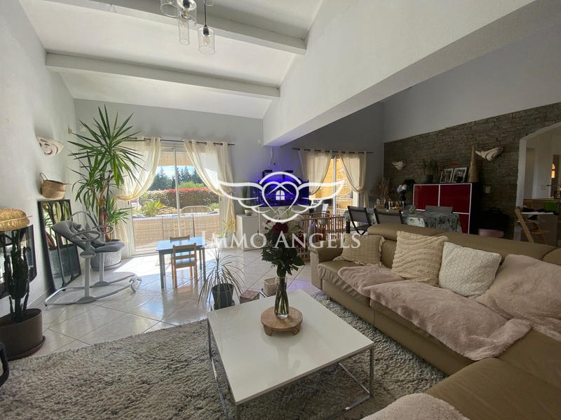 Maison traditionnelle - 165 m² - 7 pièces