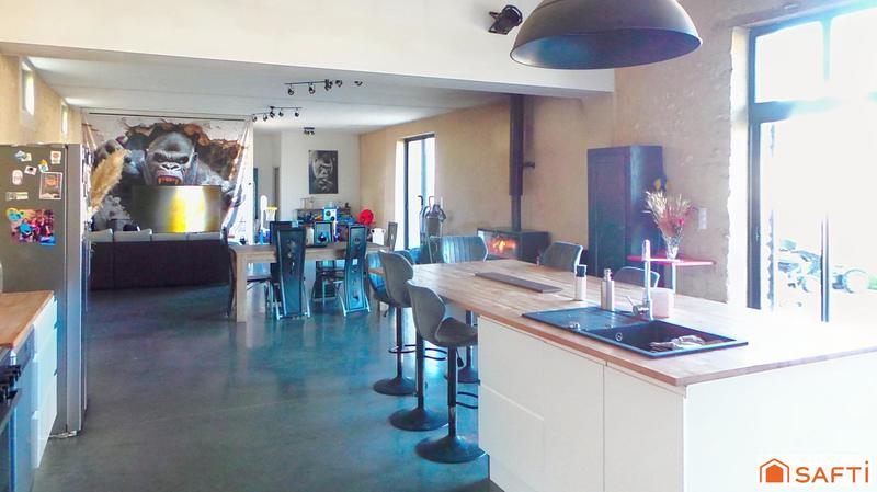 Maison - 211 m² - 6 pièces