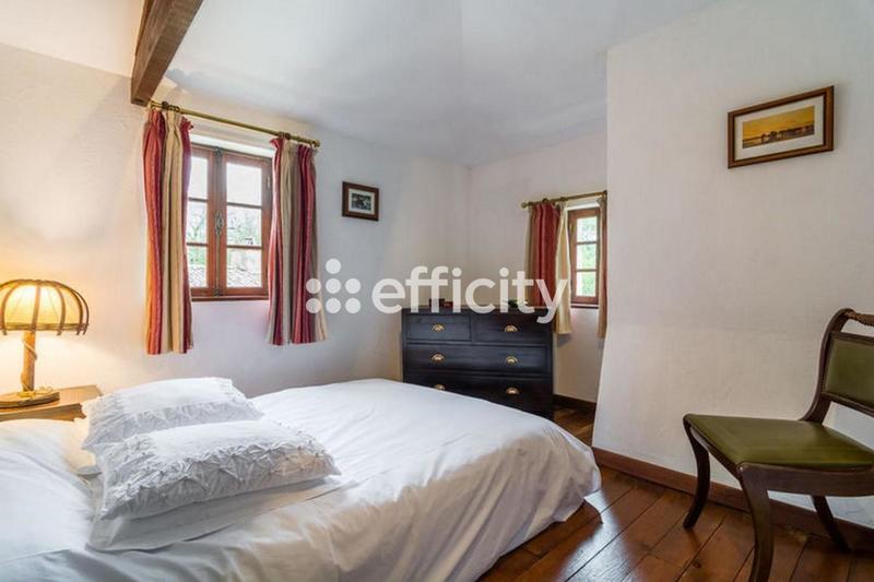 Demeure - 450 m² - 12 pièces