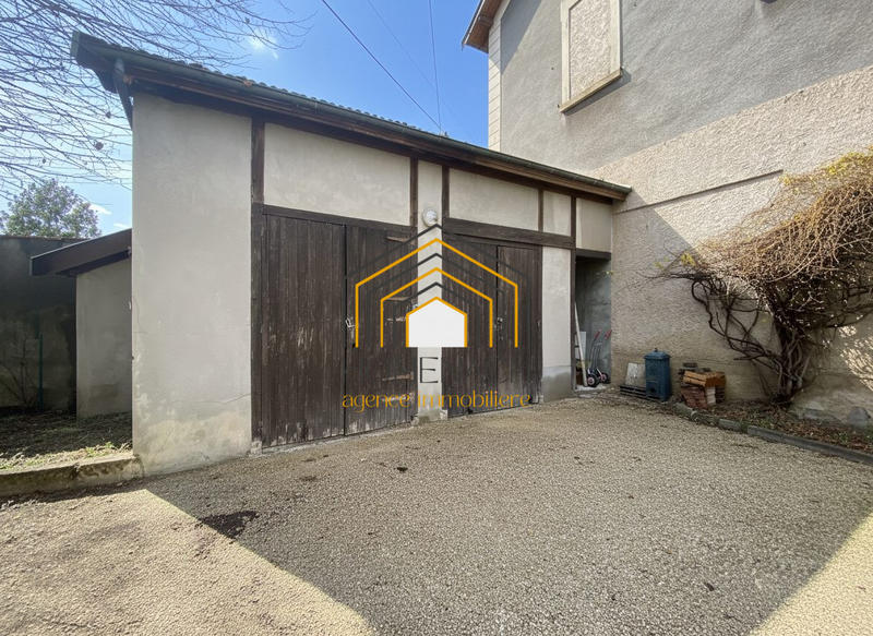 Villa - 203 m² - 8 pièces