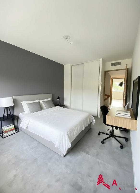 Appartement - 120 m² - 6 pièces