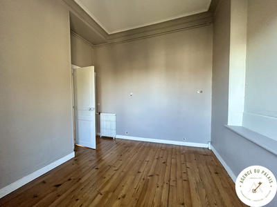 Appartement - 160 m² - 5 pièces