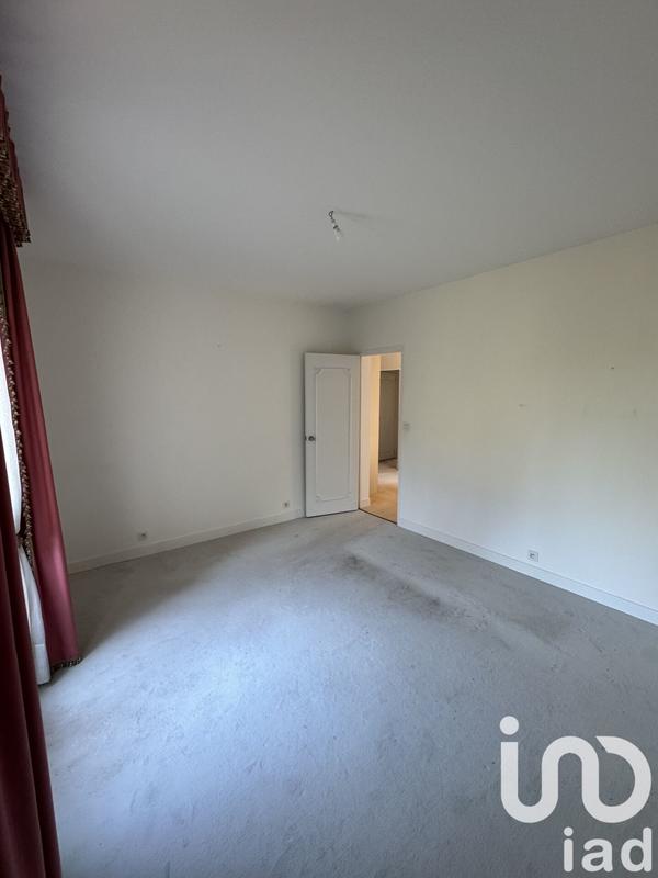 Maison - 270 m² - 9 pièces