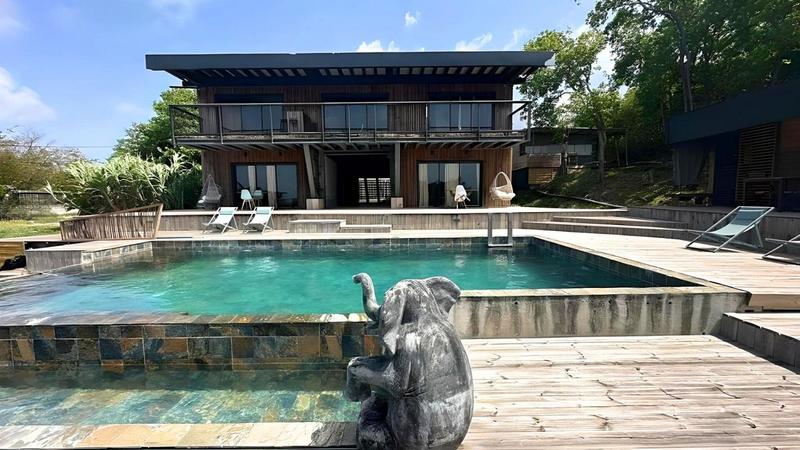 Maison - 276 m² - 10 pièces