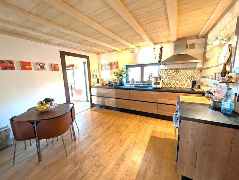 Mas - 258 m² - 10 pièces