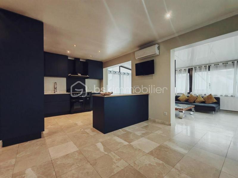 Maison - 167 m² - 6 pièces