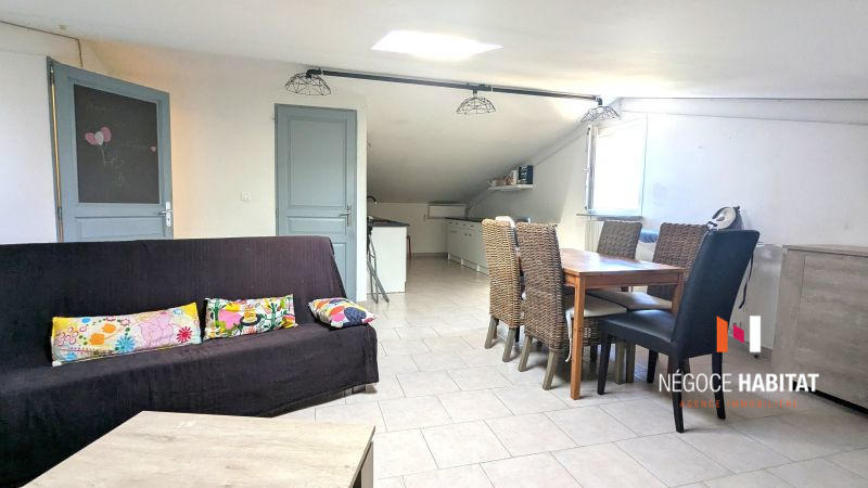 Maison - 235 m² - 10 pièces