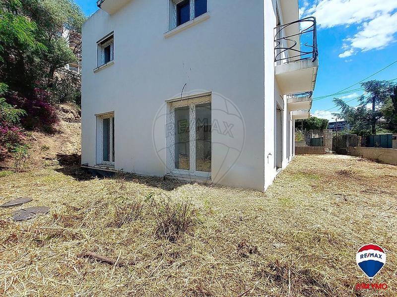 Maison - 210 m² - 7 pièces