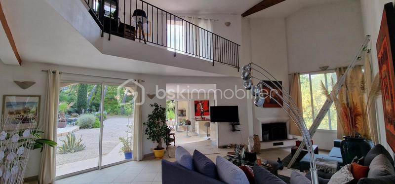 Villa - 290 m² - 6 pièces