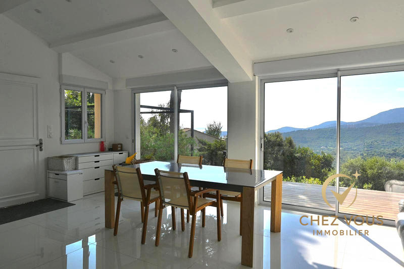 Villa - 200 m² - 7 pièces