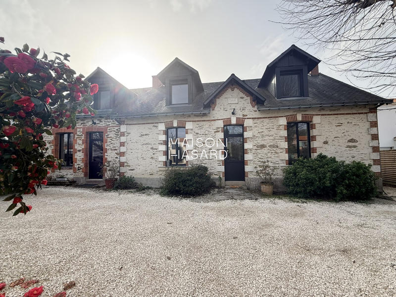 Maison - 219 m² - 8 pièces