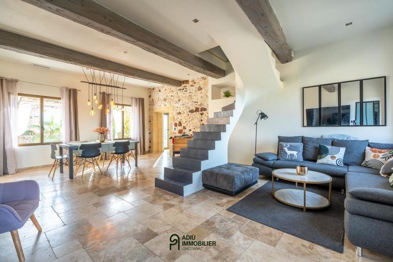 Maison de village - 262 m² - 7 pièces