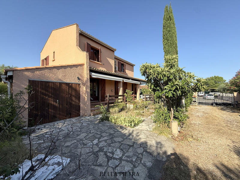 Maison - 140 m² - 5 pièces