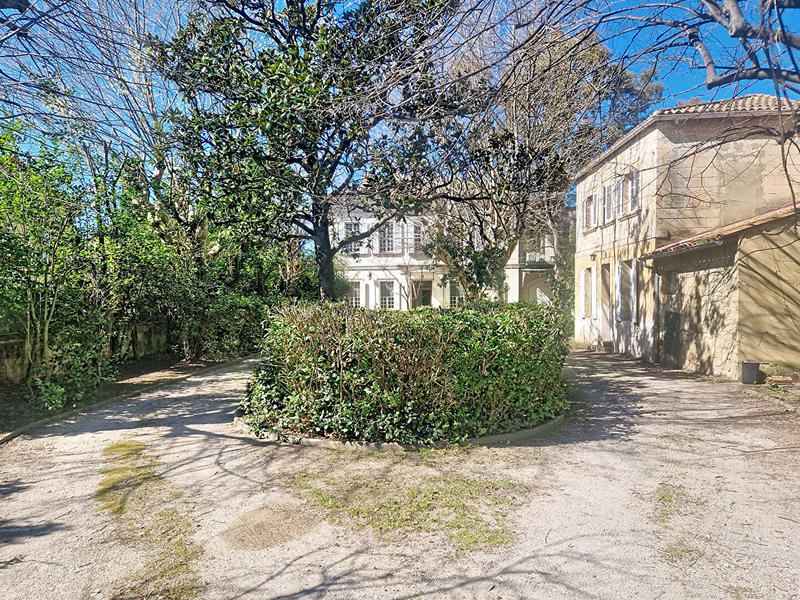 Demeure - 255 m² - 9 pièces