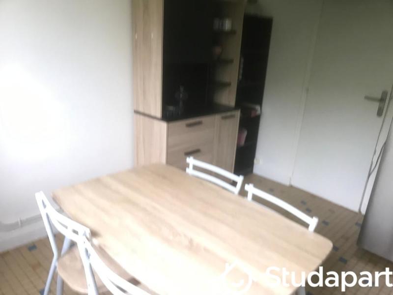 Chambre - 11 m² - 1 pièce