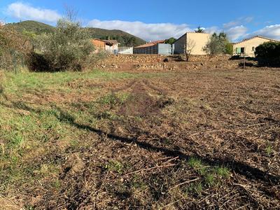 Terrain constructible - 1 207 m²
