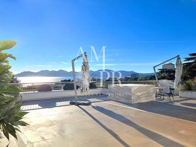 Appartement - 285 m² - 8 pièces