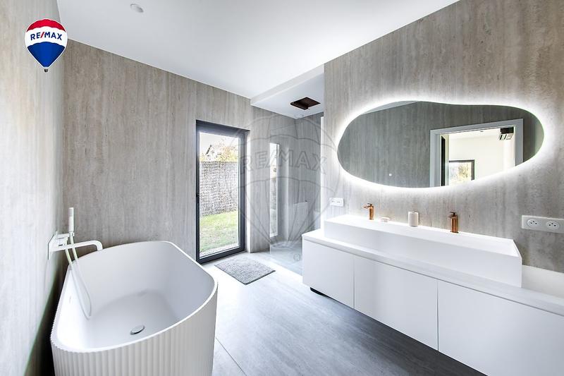 Villa - 183 m² - 6 pièces