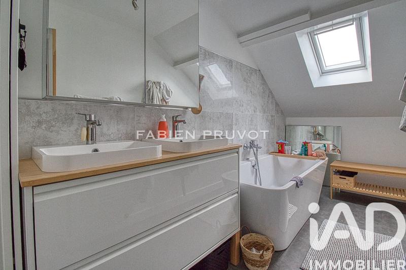 Maison - 140 m² - 6 pièces