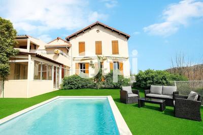 Maison - 190 m² - 5 pièces