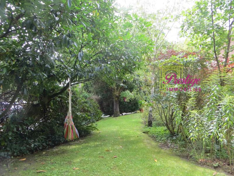 Propriété - 275 m² - 7 pièces