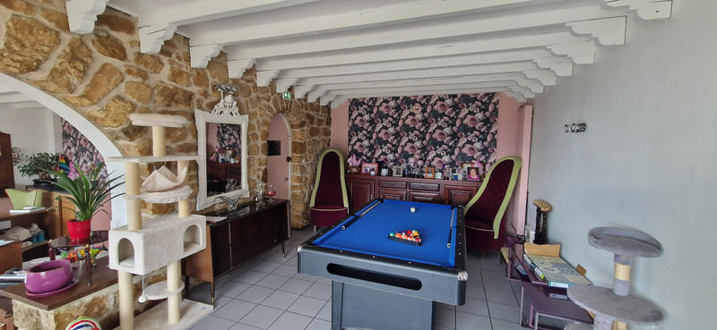 Propriété - 660 m² - 20 pièces