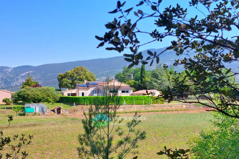 Propriété - 457 m² - 16 pièces